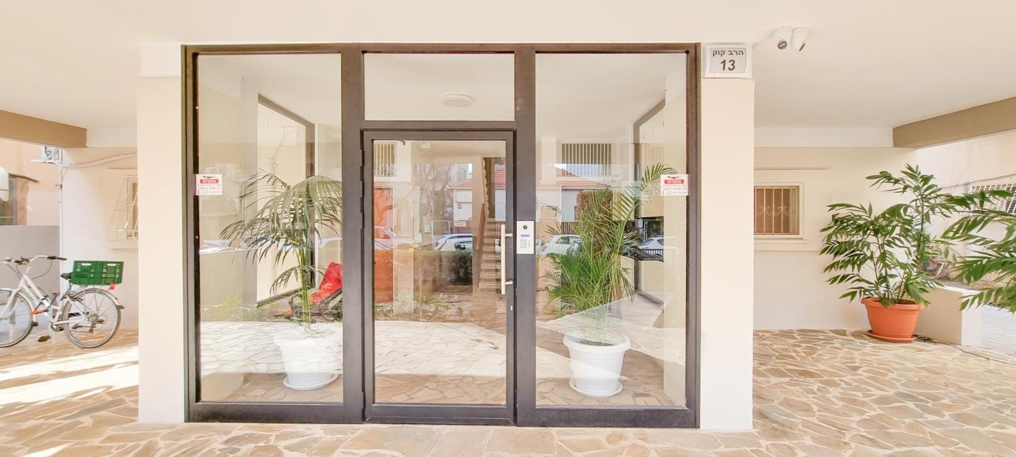 Bnb Israel Apartments - Harav Kook Lilas Tel Aviv Buitenkant foto