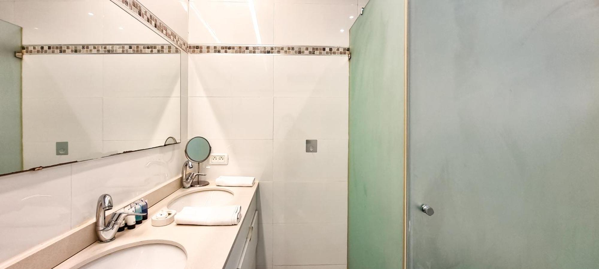 Bnb Israel Apartments - Harav Kook Lilas Tel Aviv Buitenkant foto